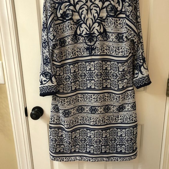 GORGEOUS GRETCHEN SCOTT LACEY DRESS NAVY AND WHITE SIZE SMALL - Picture 3 of 3